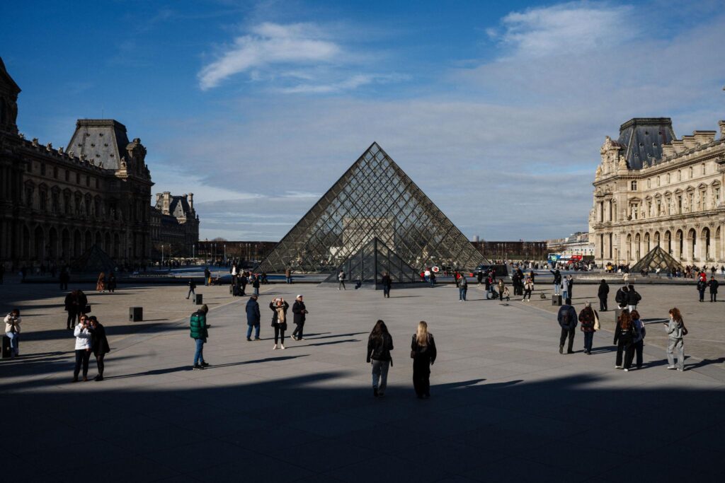 Paris Trip Cost from Chennai