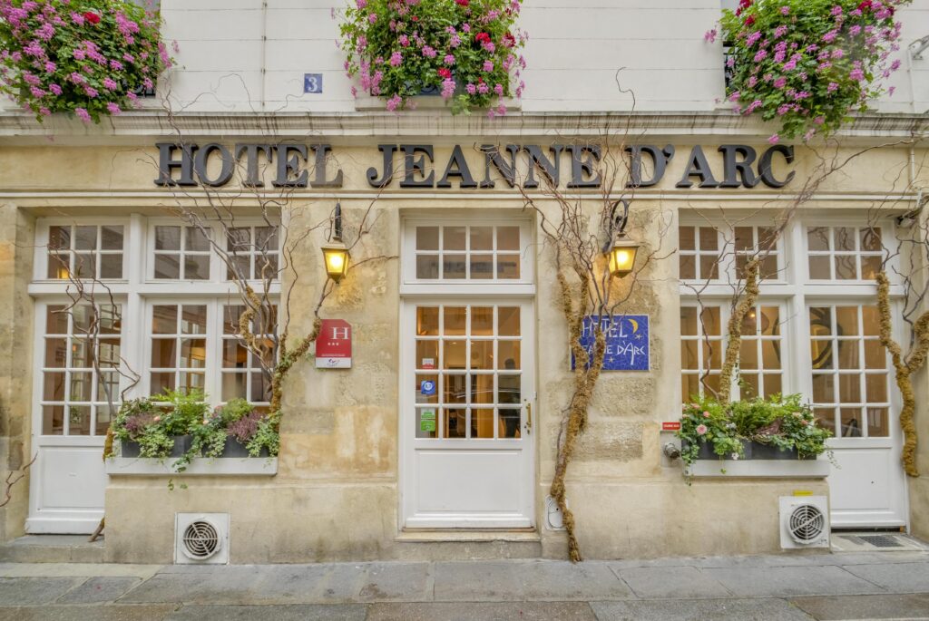 Cheap Hotels in Paris for Tourists